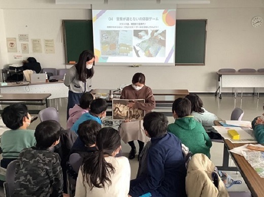 なかのゼロと連携した小学生向け多文化共生ワークショップの実践【岸ゼミ】—移民・難民の気持ちを読み解く異文化体験教材の開発とその実践— 関連写真