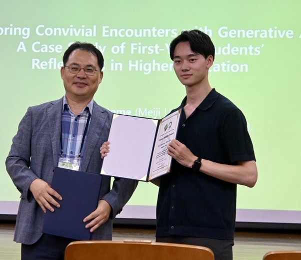 韓国・仁荷大学で開催の国際学会「ICoME 2025」にて受賞！生成AIと向き合う学生のリアルを世界へ向け発信 関連写真